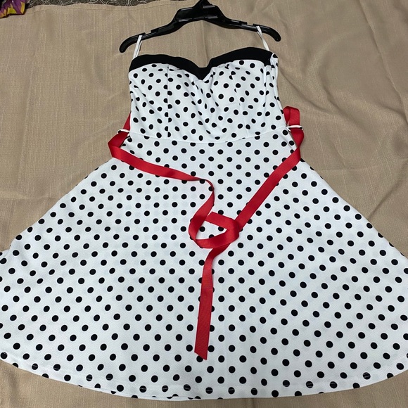 Dresses & Skirts - Women’s strapless dress